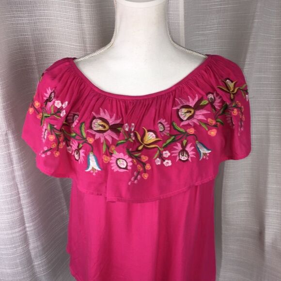 NWT On or Off Shoulder Pink Floral Embroidered Blouse Festive Lightweight - Picture 6 of 10